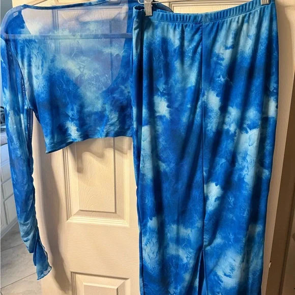 Blue Tie-Dye Women's Set - Picture 4 of 4